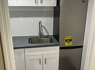 149-65 254th St #2, Rosedale, NY 11422