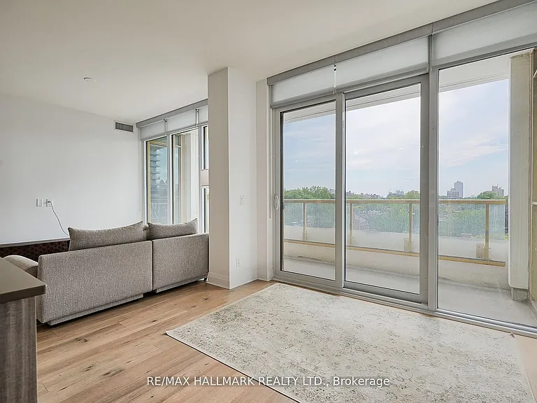 151 Avenue Rd #601 — Photo 17