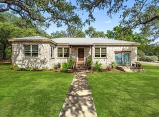 100 Cedar Rd, Johnson City, TX 78636