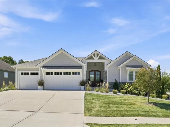 1210 Metfield Ln, Raymore, MO 64083