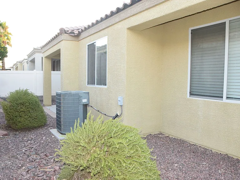 6235 Shamrock Lake Ave — Photo 31