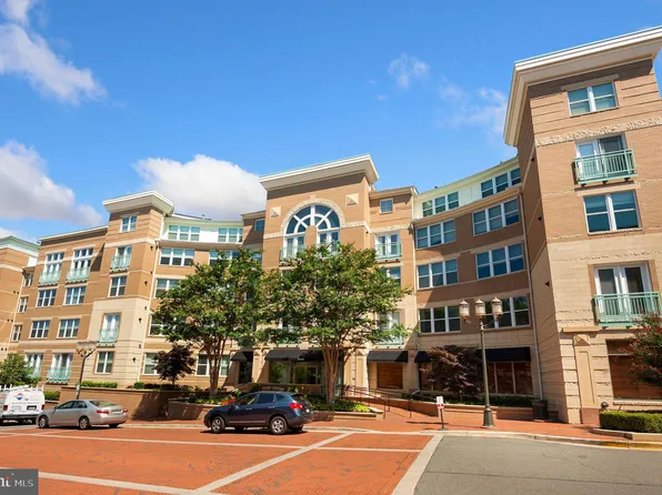 12000 Market St APT 307, Reston, VA 20190