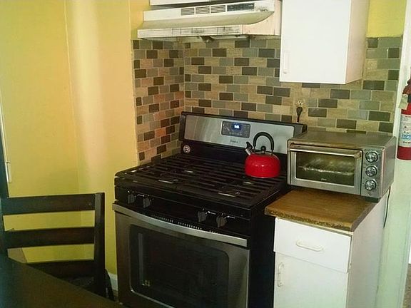 4th image of 14122 Christine Ave