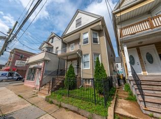 313 Washington Ave, Elizabeth City, NJ 07202