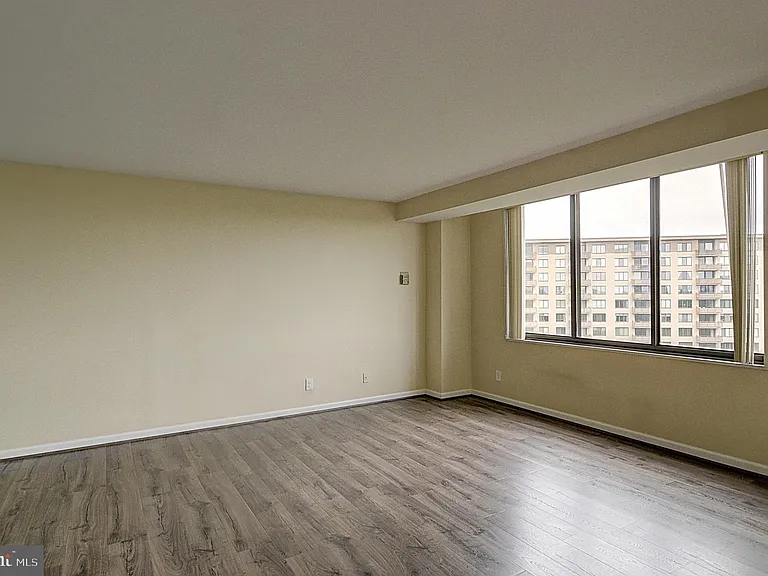 5225 Pooks Hill Rd #1511N — Photo 3