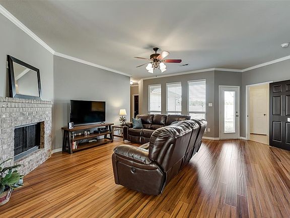 4th image of 2810 Avery Dr