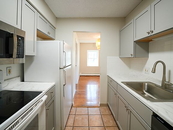 4th image of 16 Winter St APT 41A