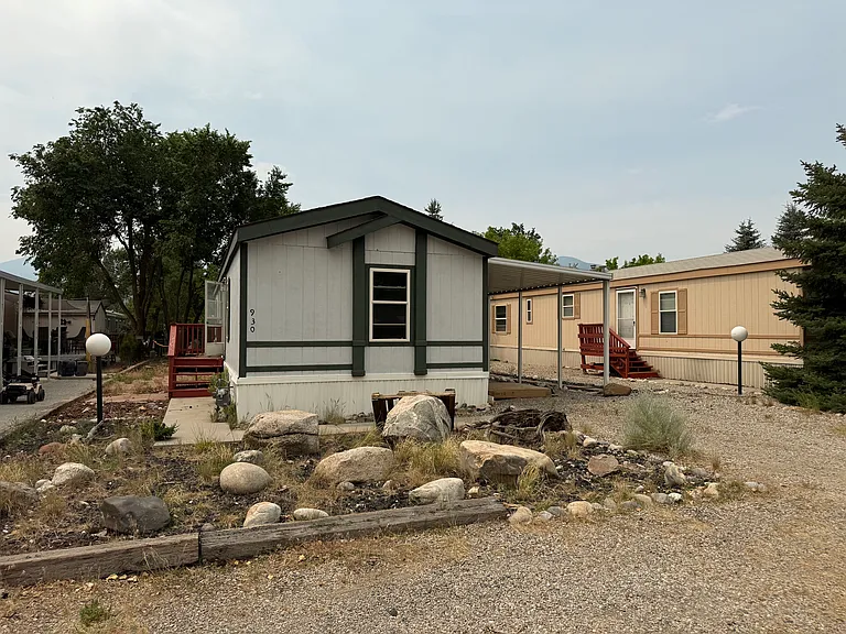 930 Elm Dr — Photo 3