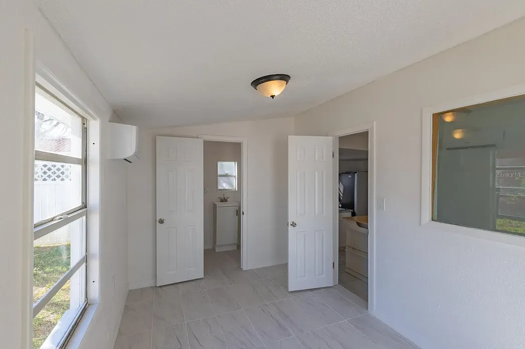1 bed, 700 sqft, $1,200 — Photo 4