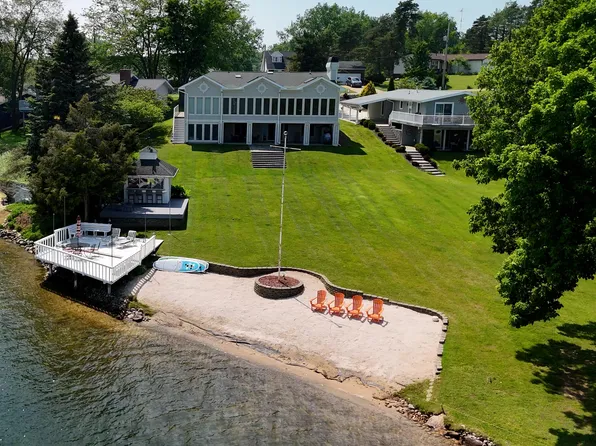 11759 Greenbriar Dr, Jerome, MI 49249