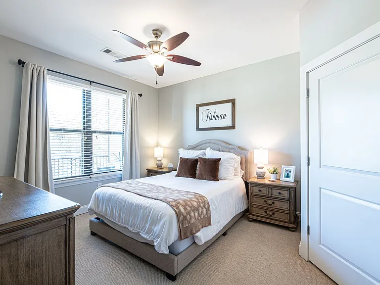 445 W Blount Ave #225 — Photo 13