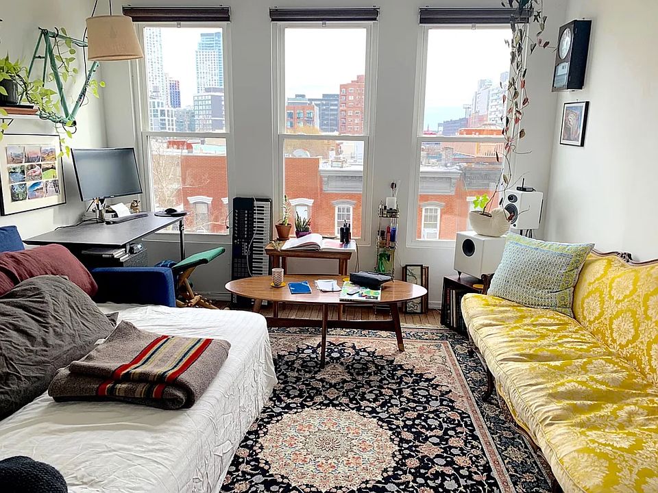 1st image of 4744 Vernon Blvd #4R