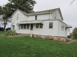 5521 Metz Rd, Cedar Falls, IA 50613