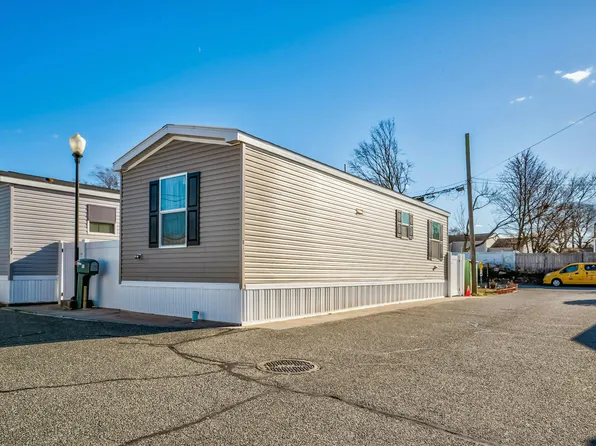 600 Broadway #E-1, Amityville, NY 11701