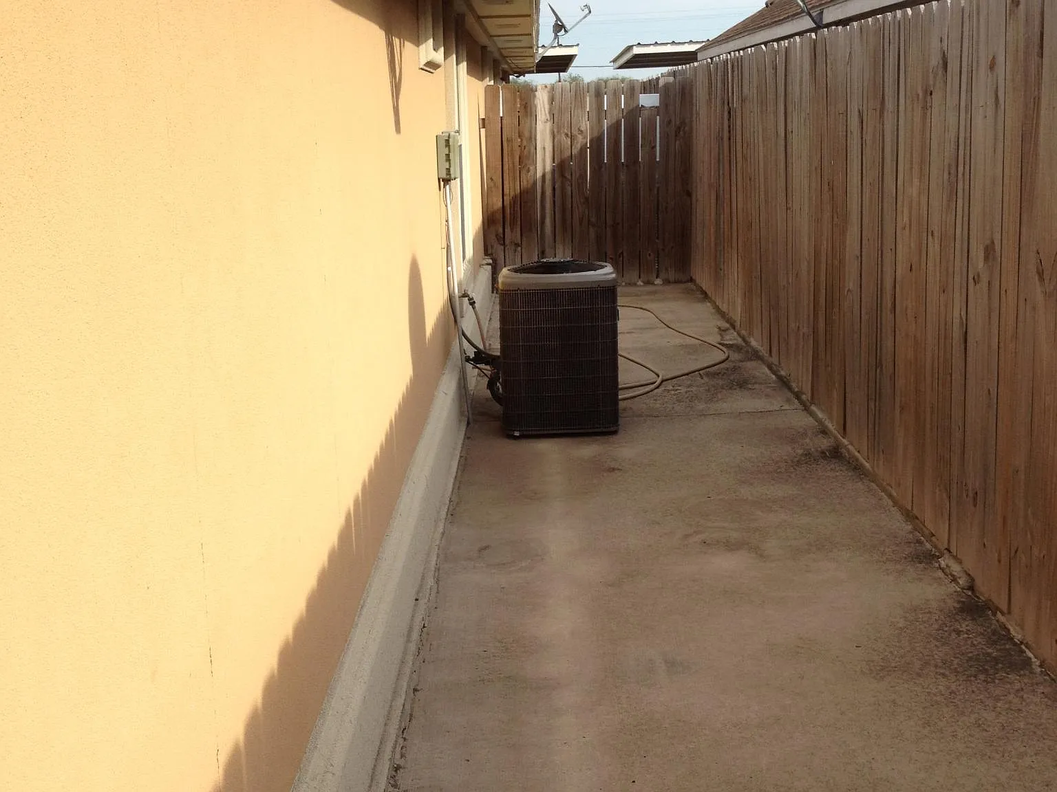 3022 Carson St — Photo 2