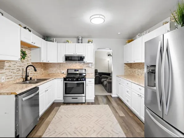 324 General Patch St NE, Albuquerque, NM 87123