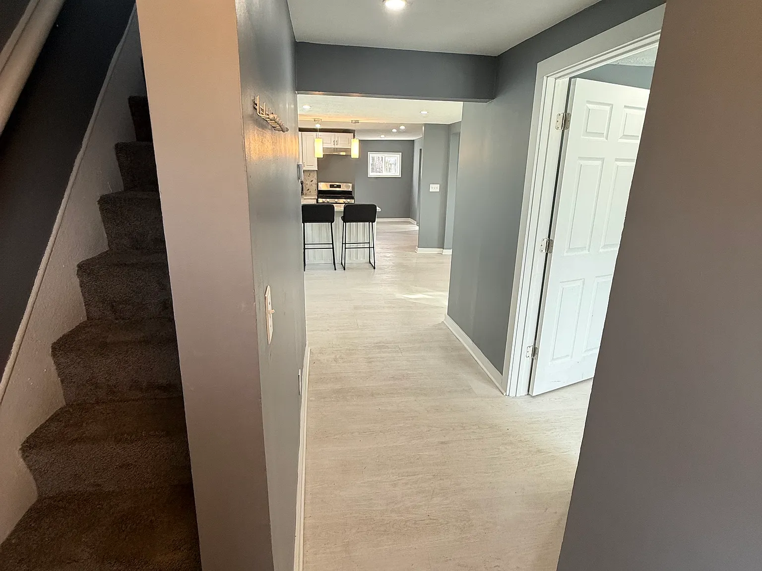 3 bed, 1.5 bath, 1077 sqft, $1,995 — Photo 3