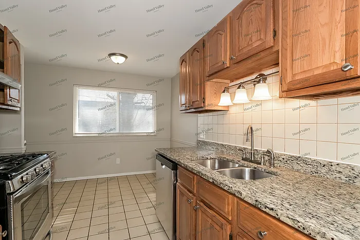 2404 Burchard Dr — Photo 7