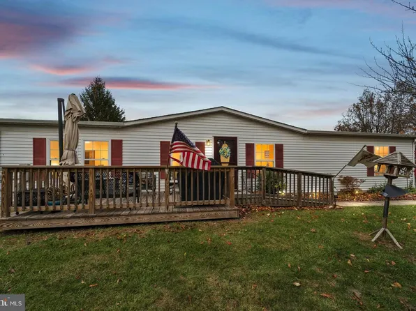 19 Wildbriar Ct, Harleysville, PA 19438