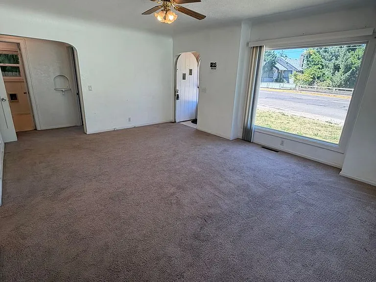 330 E Grant St — Photo 12