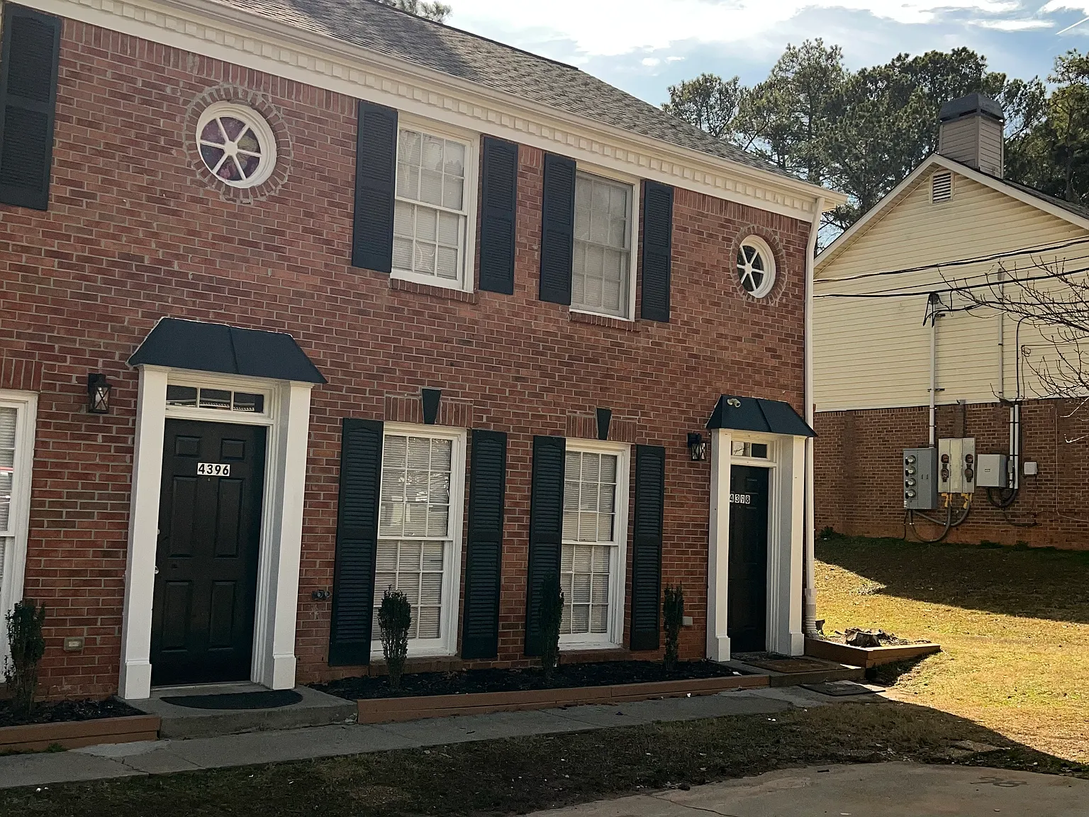 2 bed, 2.5 bath, 1200 sqft, $1,690 — Photo 1