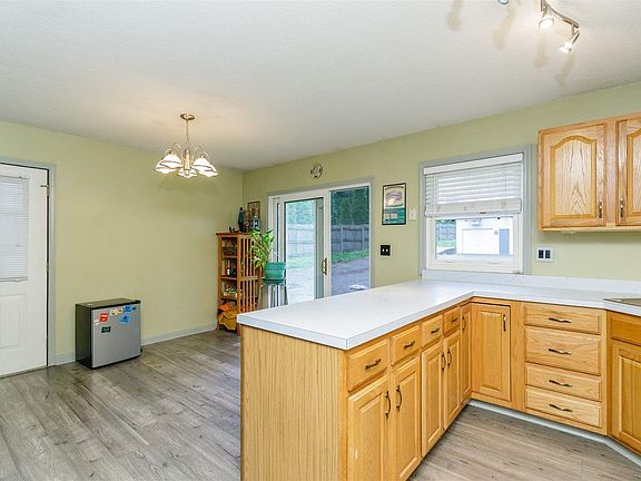 4th image of 23 Cumberland Ave