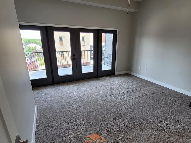 Brownstone Condominiums — Photo 34