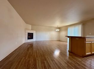 2828 SW Juniper Ave, Redmond, OR