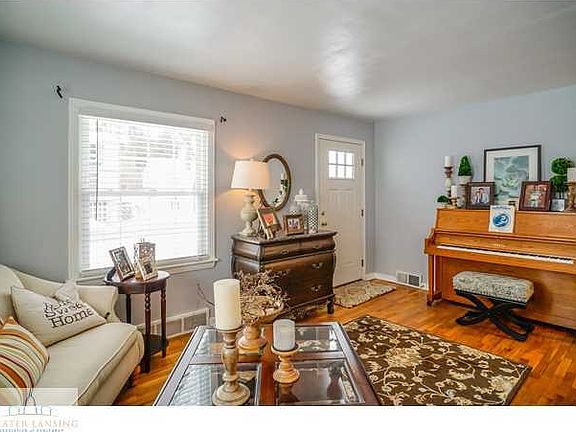 2nd image of 302 E Highland Ave