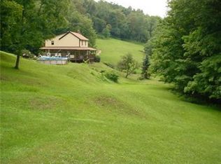 377 McCracken Rd, Wind Ridge, PA 15380