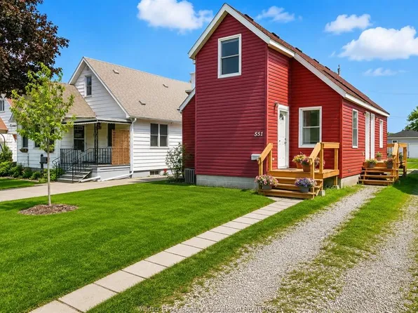 551 Hildegarde St, Windsor, ON N8X 2Z4