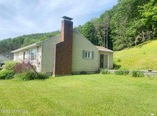 835 Turnpike Rd, Eagle Bridge, NY 12057
