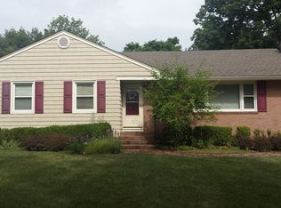 51 Demott Ln, Somerset, NJ 08873
