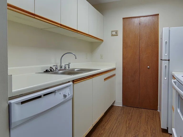 The Littletown Apartments — Photo 8