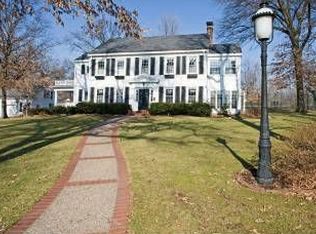 4 Westwood Forest Ln, Saint Louis, MO 63122