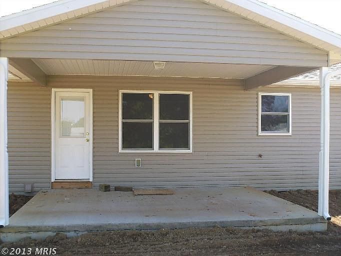 2nd image of 250 S Elm Ln