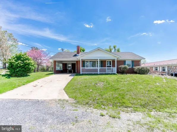 9 3rd St, Luray, VA 22835