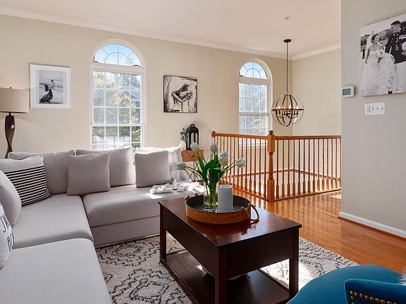 Light and Bright Living Room