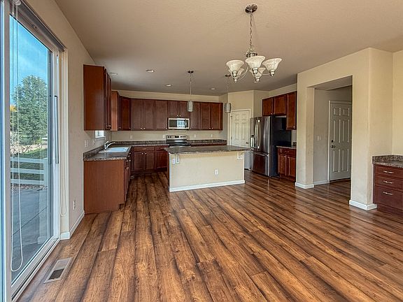 Kitchen & dinning