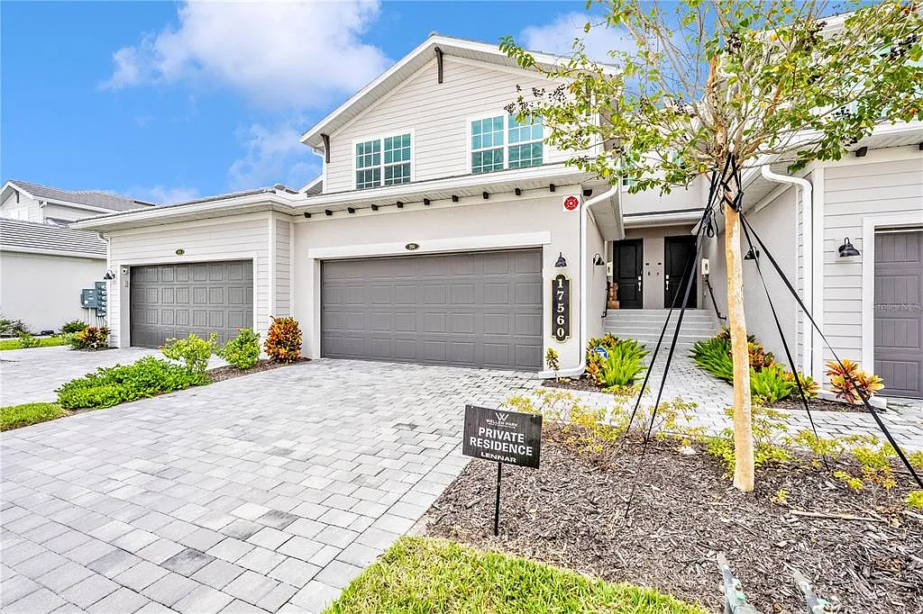 3 bed, 2.0 bath, 2294 sqft, $3,000 — Photo 1