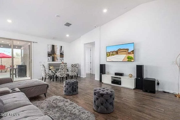 4 bed, 3.0 bath, 1803 sqft, $2,595 — Photo 4