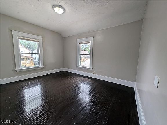 3rd image of 9824 Zimmer Ave