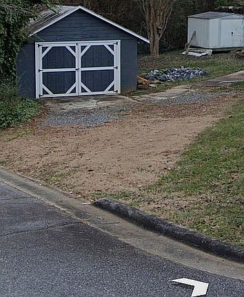 5th image of 409 Garrou Ave SE