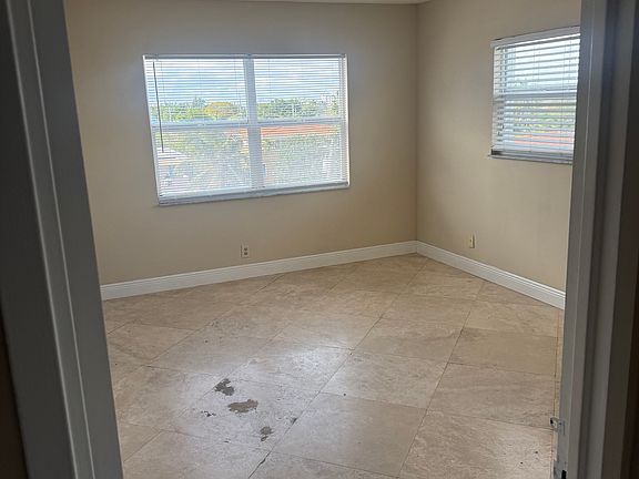 5th image of 2555 NE 11th St APT 502
