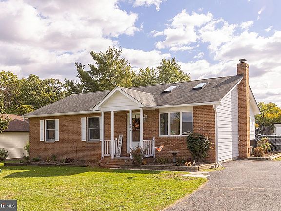 2nd image of 399 Oriole Dr