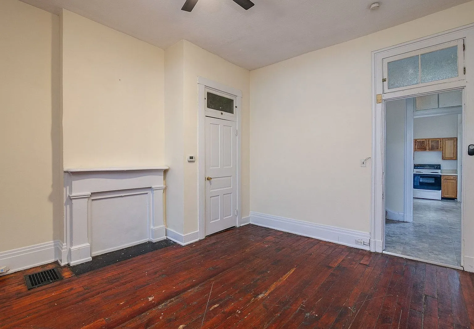 6 bed, 2.5 bath, $4,295 — Photo 2