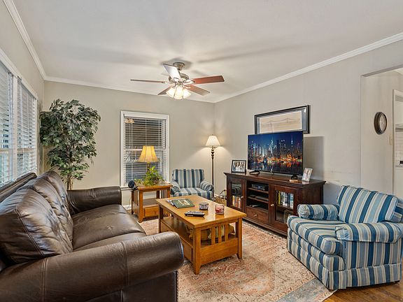 3rd image of 453 Harmon Dr
