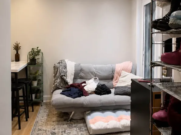72 Greenpoint Avenue image 1 of 12
