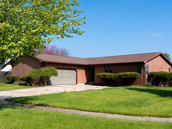 1237 Buckingham Pl, Mount Pleasant, MI 48858