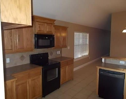 3rd image of 7702 Tuscany Dr